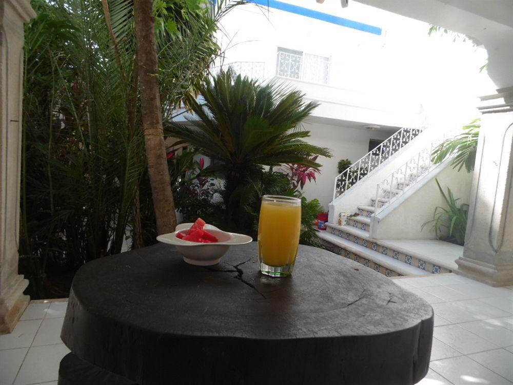 Hotel Tropical Casablanca Party Zone Playa del Carmen Exterior foto
